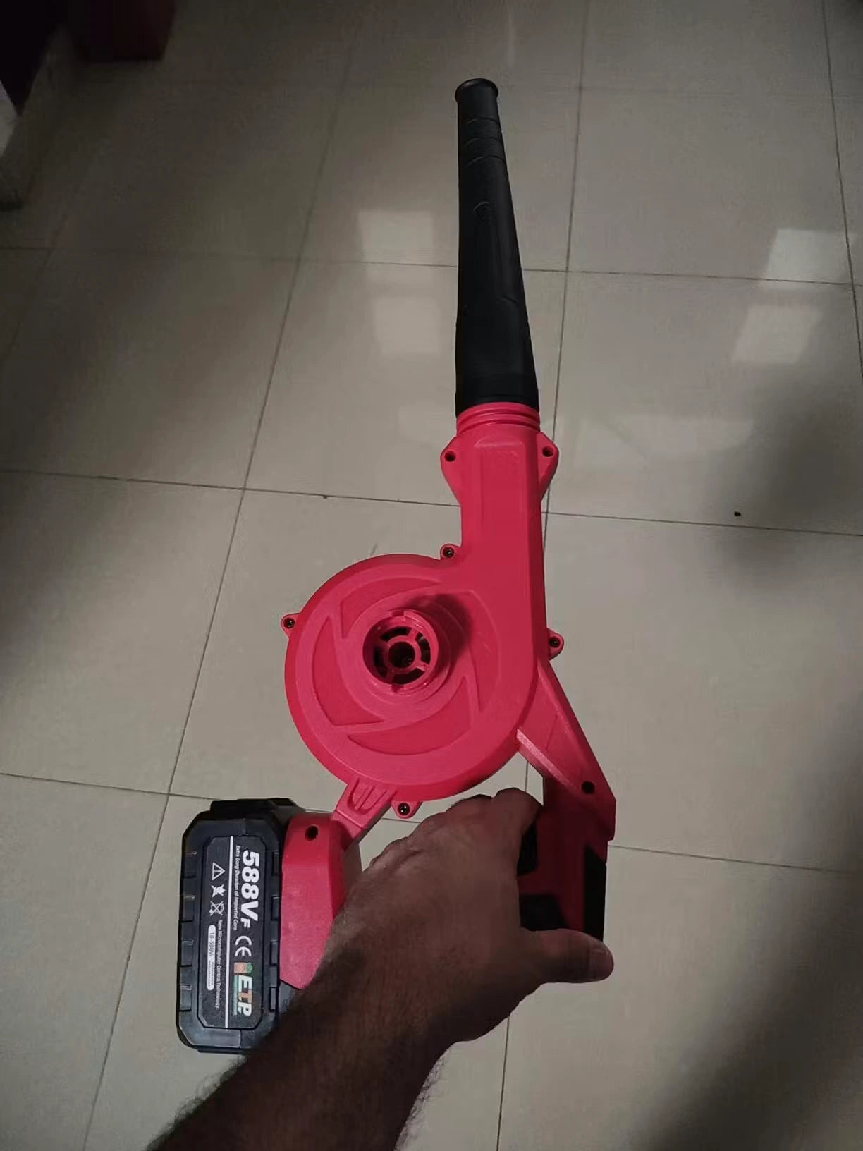 TurboBlast Pro X900™ | Potencia Industrial para Jardín y Hogar que Aspira y Sopla